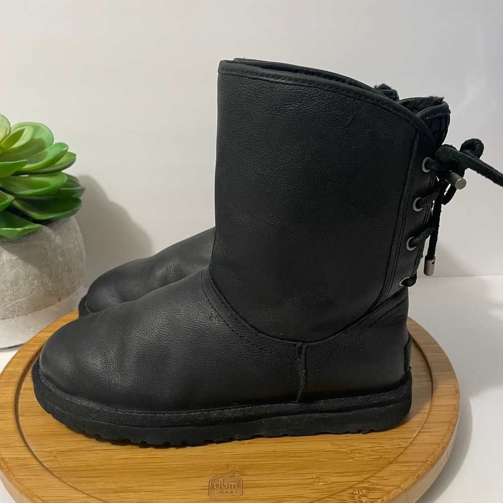 UGG Australia Bailey Bow II Black Leather Bootie Women’s Shearling‎ Ankle Boot